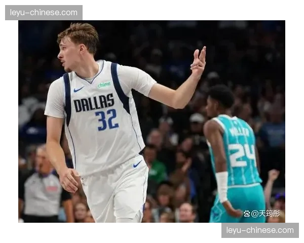 独行侠新秀弗拉格比赛中伤退，初步诊断为脚踝扭伤